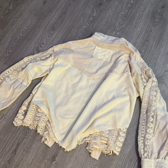 POL Oversized lace button up size small - Picture 5 of 5